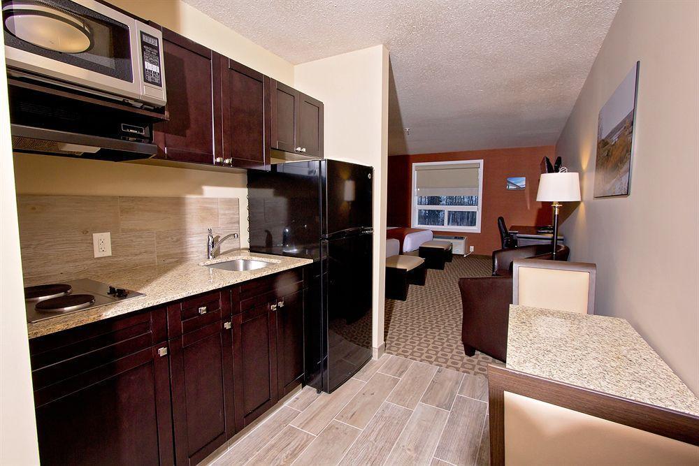 Service Plus Inns & Suites Drayton Valley Exterior photo